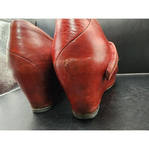 Tsubo Asmik Women's Size 9 Red Leather Platform Wedge Mary Jane Shoes - Picture 4 of 9